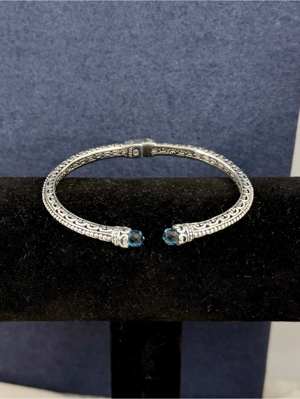 SARDA Bali Sterling Silver Filigree Faceted Blue Topaz Hinge Cuff Bracelet; M/L